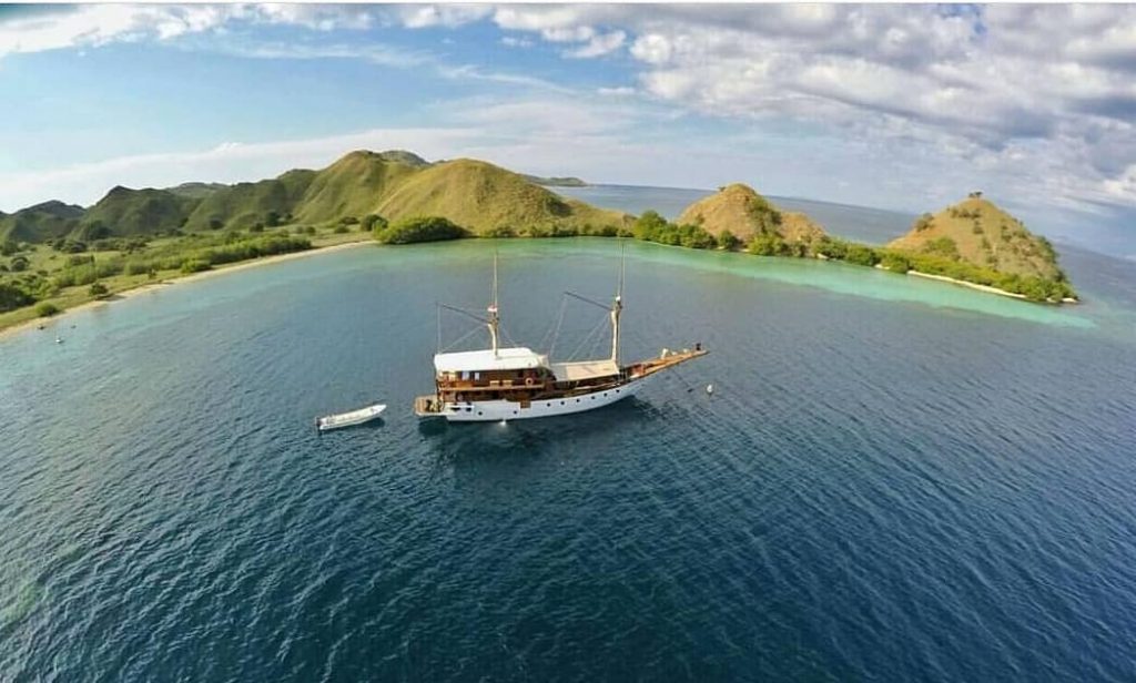 Open Water Certification for Diving from Komodo Liveaboard